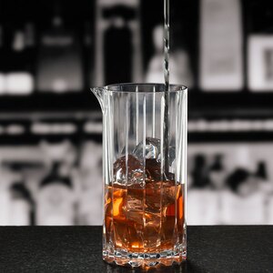 Drink Specific Mixing Glass With Attractive Design