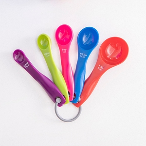 Colourworks Plastic 5 Piece Measuring Spoon Set